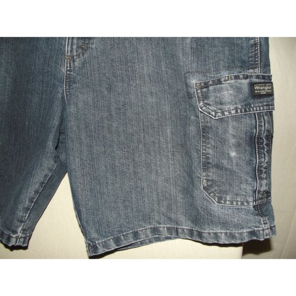 Jean Cargo Shorts Mens 42 x10"inseam Denim paint distressed Y2K Dad - Picture 6 of 13